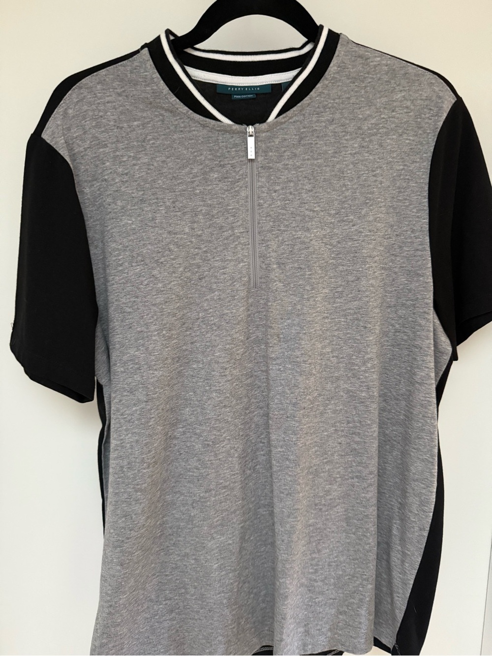 Perry Ellis Gray & Black Short-Sleeve Zip-Front Shirt